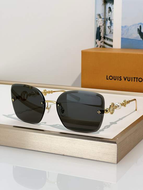 Picture of Louis Vuitton Sunglasses _SKUfw81854684fw